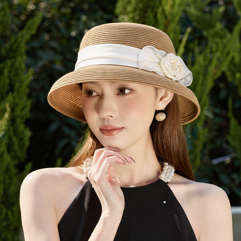 Mũ rơm nữ vành rộng phong cách Hepburn nơ hoa thanh lịch — màu be