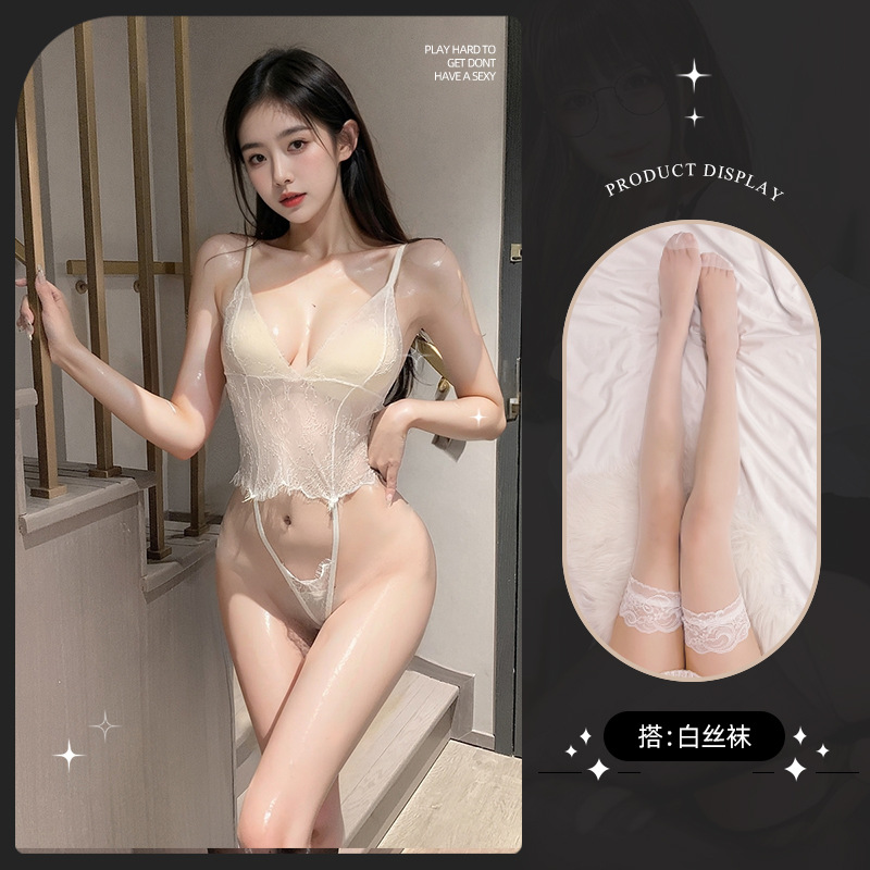 흰색 레이스 점프수트 + 흰색 스타킹