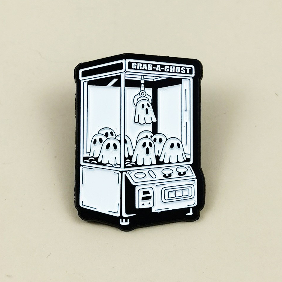 Creative Claw Machine-Shaped Brooch Cartoon Little Ghost Halloween Accessory Badge European and American Metal Decoration in Stock