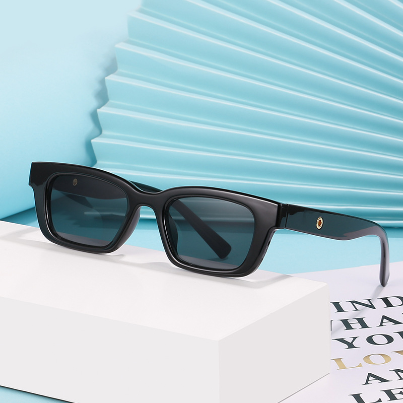 Nueva Jennie mismo gafas de sol Pequeño Libro Rojo TikTok Net gafas de sol rojas de los hombres y las mujeres de cara pequeña gafas retro