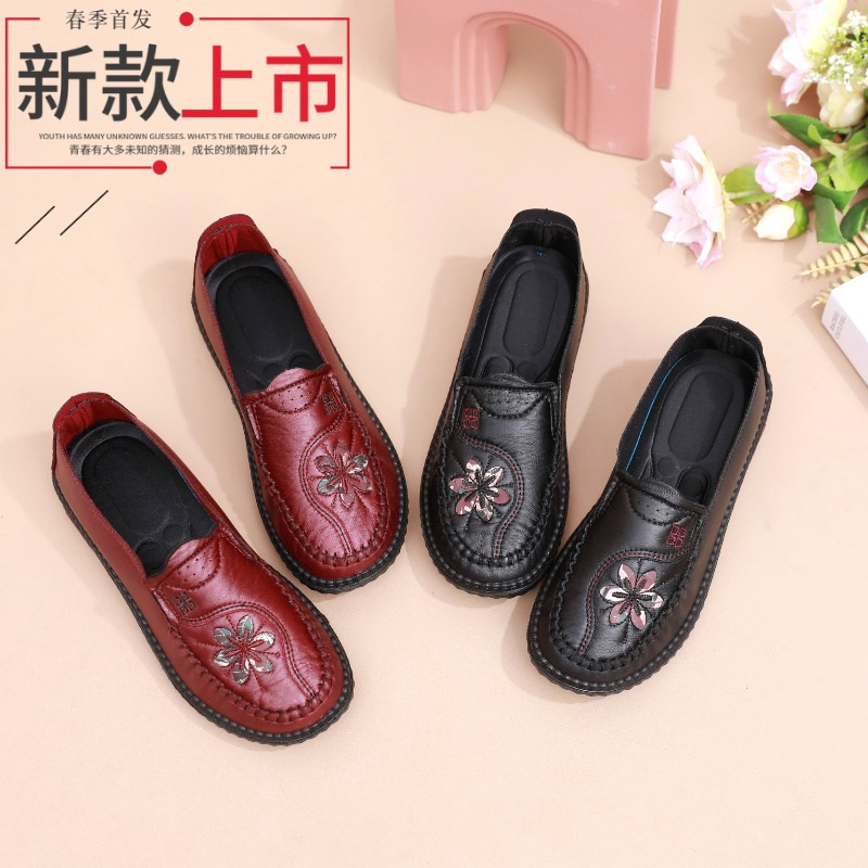 26 New Spring and Autumn Models of Traditional Beijing Cloth Shoes for Women, Mother's Shoes, Lightweight, Non-Slip, Soft-Soled, Comfortable Shoes for Middle-Aged and Elderly Women 26 New Spring and Autumn Models of Traditional Beijing Cloth Shoes for Women, Mother's Shoes, Lightweight, Non-Slip, Soft-Soled, Comfortable Shoes for Middle-Aged and Elderly Women
