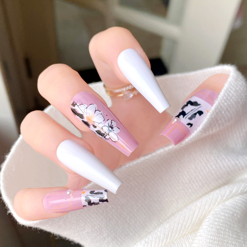 Estilo caliente europeo y americano, flores de uñas de desgaste, parche de uñas postizas de sentido avanzado, uñas de ballet trapezoidal largas, piezas de uñas al por mayor