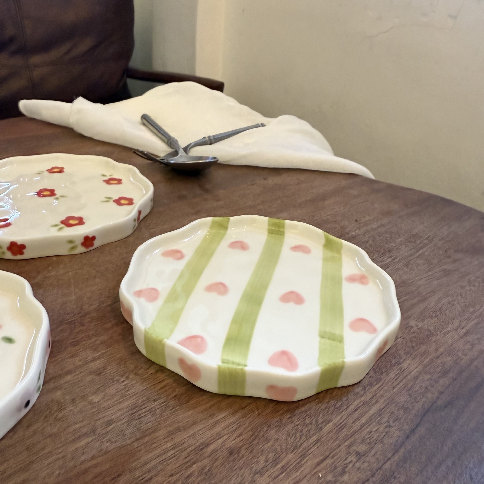 Navidad francesa retro pinza de mano pura pintada a mano taza de café de cerámica plato de alto valor plato de postre de té de la tarde