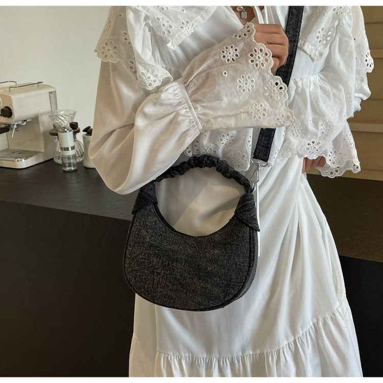 Women's Small Pu Leather Marble Elegant Dumpling Shape Zipper Handbag display picture 8