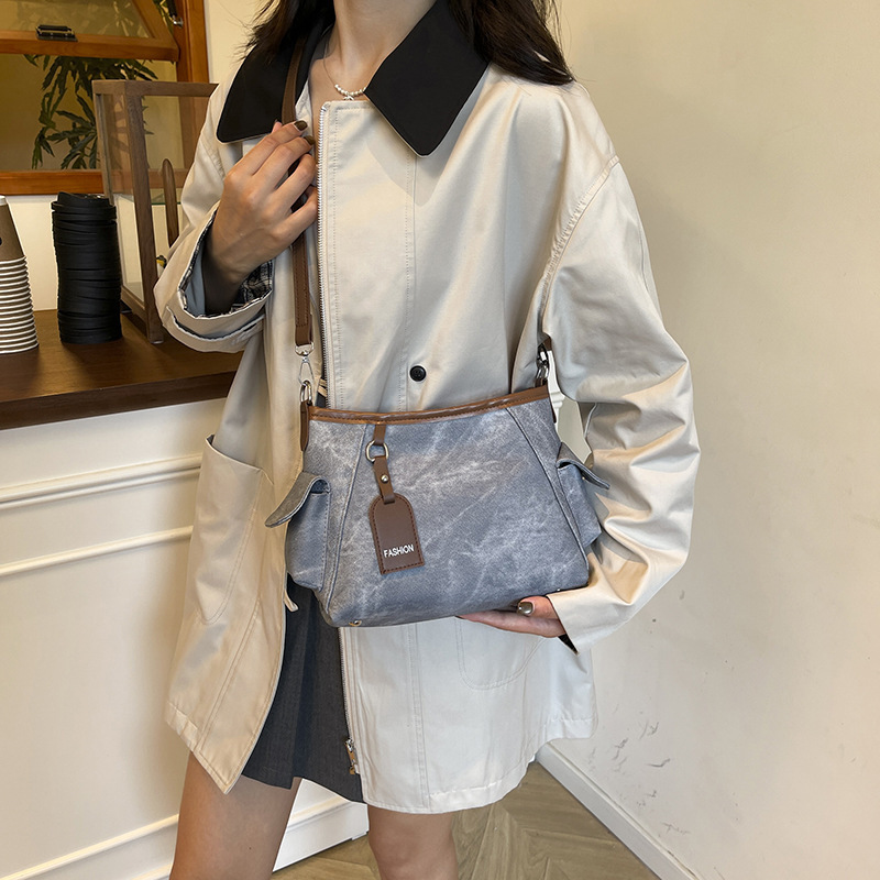 This Year's Trendy Popular Fashion Versatile Women's Casual Shoulder Bag Crossbody Bag Niche Bag Commuter Underarm Bag