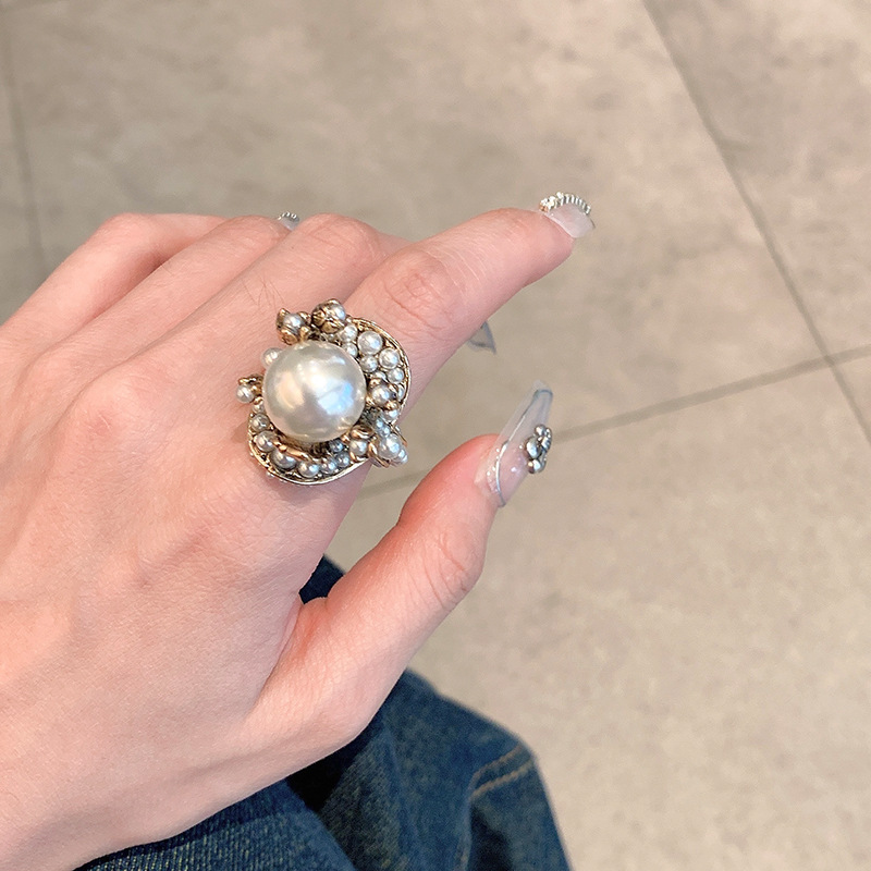 French Retro New French-style Vintage Floral Pearl Ring, Palace-style, Elegant And Sophisticated, Index Finger Ring With A Unique_voghion.com