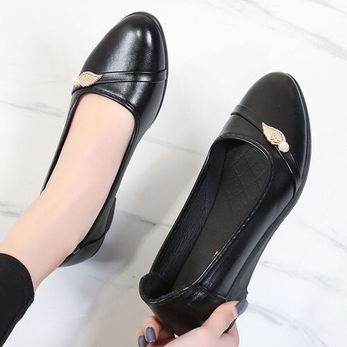 【Clearance Sale】New Summer Women's Leather Shoes Soft Leather Soft Sole Durable Breathable Waterproof Anti-Odor Home Shoes