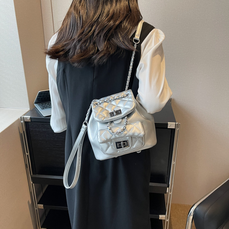 New Lingge Embroidered Double Shoulder Bag for Women's New Popular Versatile Chain Small Backpack Fashion Travel Bag_voghion.com