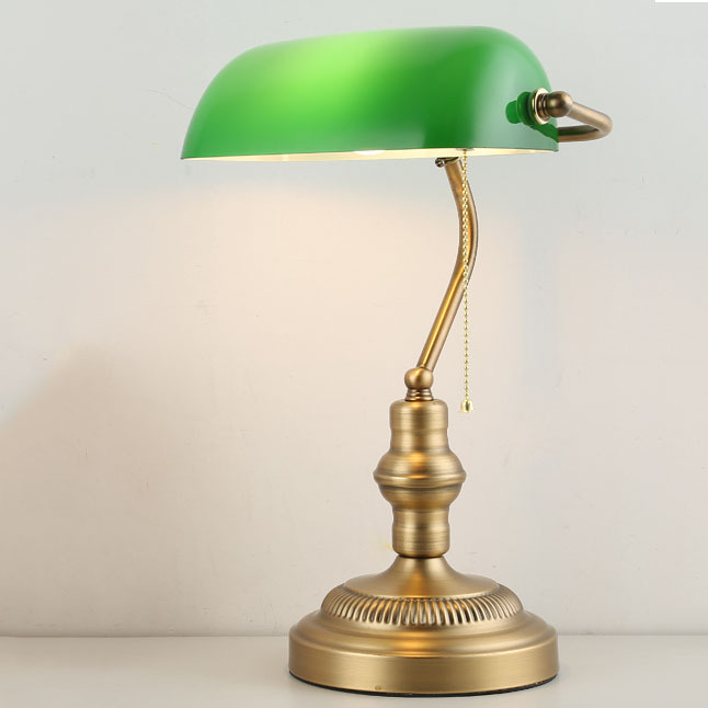 Lámpara de mesa retro estándar japonés antiguo Shanghai Chiang Kai-shek lámpara de Banco Lámpara de lectura de cabecera de oficina estándar británico se puede entregar en nombre de una pieza