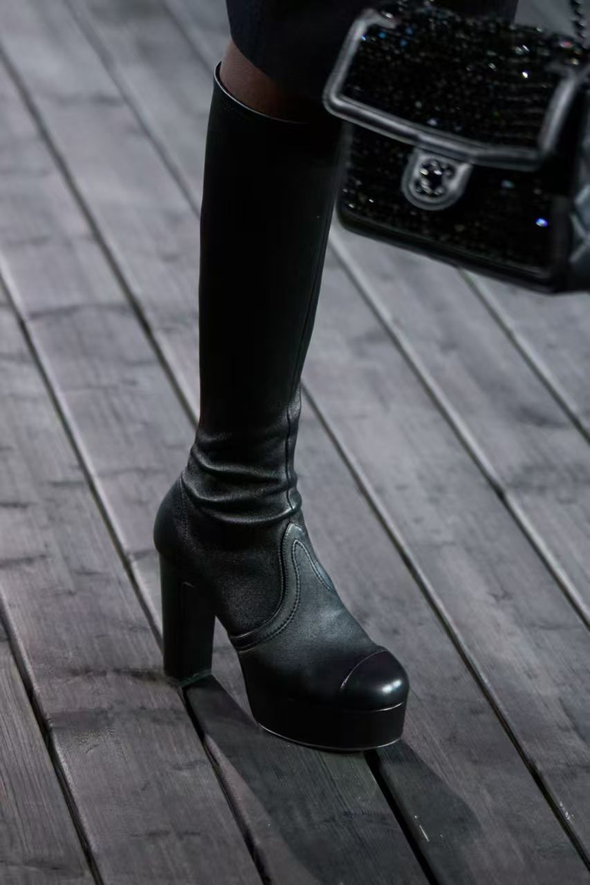 Stora högklackade vattentäta platåstövlar med elastiska klackar höst- och vinterhöga stövlar runda stövlar för kvinnor smala stövlar_voghion.com