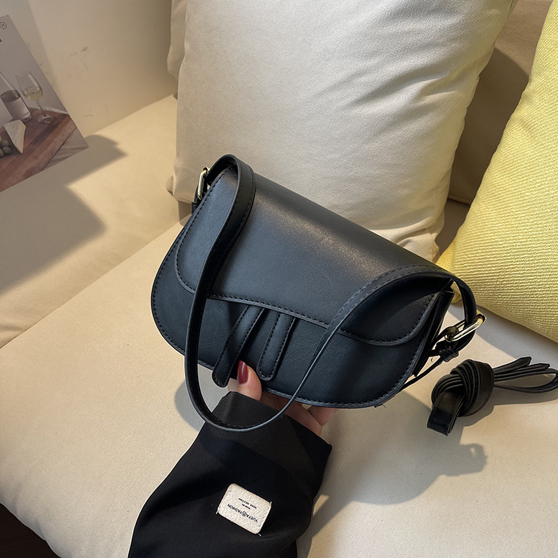 trend solid color shoulder bag