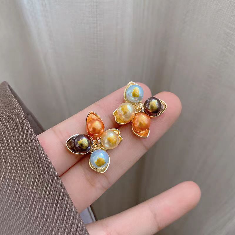 Retro small design earrings pearl