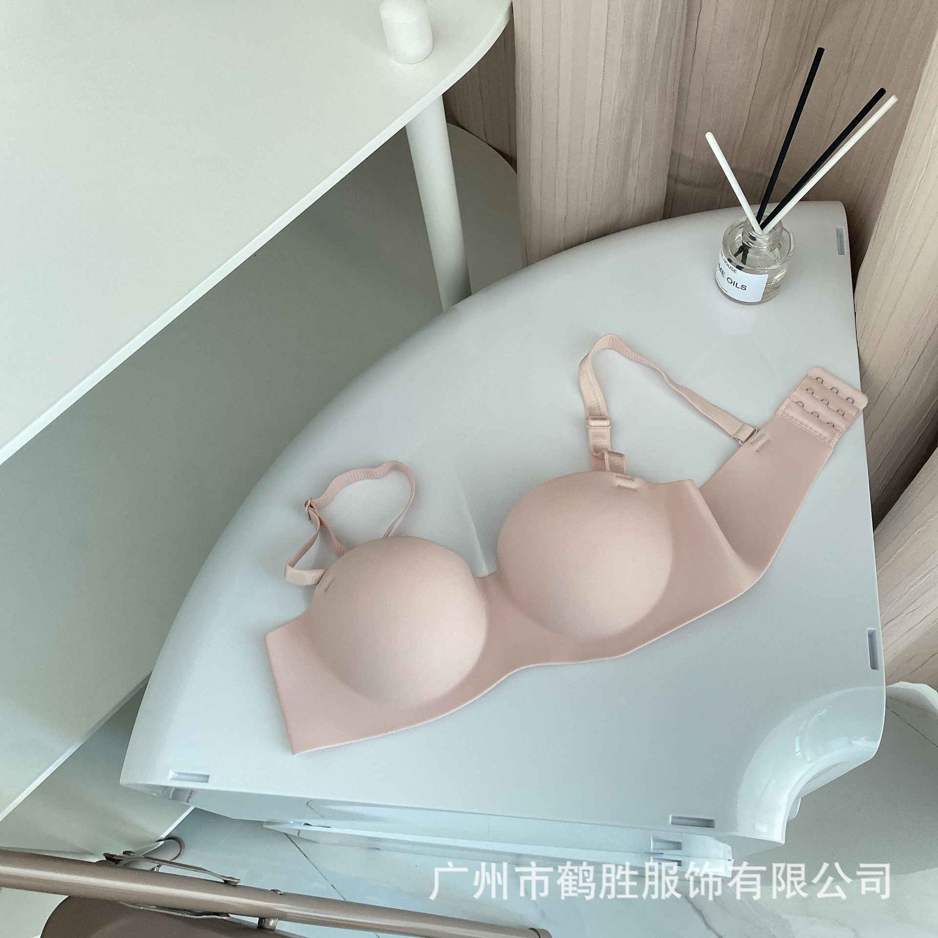 Ropa interior de media taza de Jianmei, una hermosa espalda de color sólido, pecho pequeño, fruncido, antiflacidez, sujetador transfronterizo ajustable sin anillo de acero