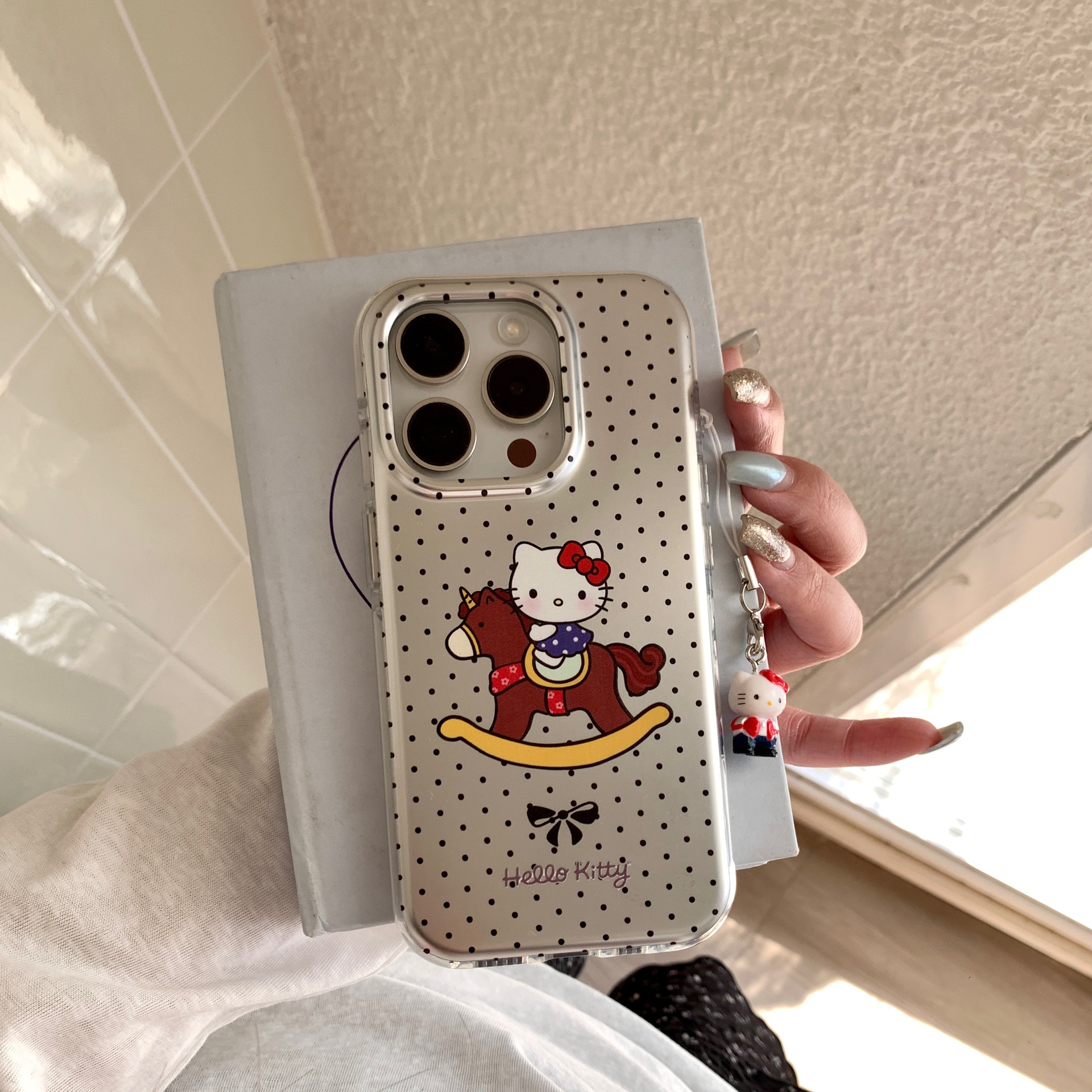 Caballo de Troya de punto de onda plateado galvanizado simple KT cat para iPhone16 funda para teléfono móvil 15ProMax femenino 14/13 nuevo 16P