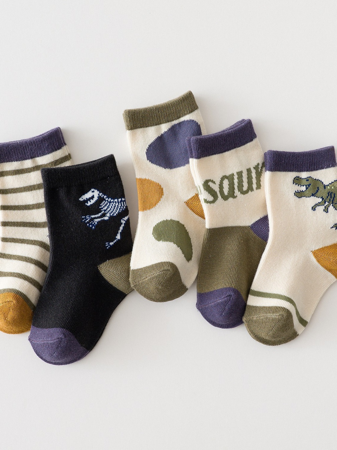 Calcetines infantiles de fábrica Otoño e Invierno Nuevos calcetines de bebé de algodón peinado para hombres y mujeres de dibujos animados japoneses y coreanos a media pierna