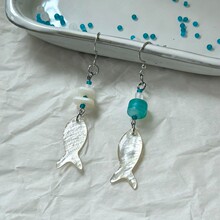 『夏日的鱼儿』可爱贝壳小鱼耳环小众个性百搭简约小巧度假风耳钩