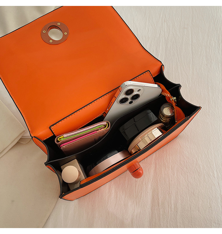 Piccola borsa a tracolla quadrata con catena borsa elegante_voghion.com