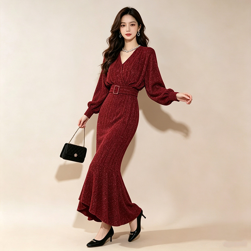 French-style elegant red V-neck dress for women, high-end, suitable for autumn and winter, can be worn daily, for annual parties, engagements, and evening events
