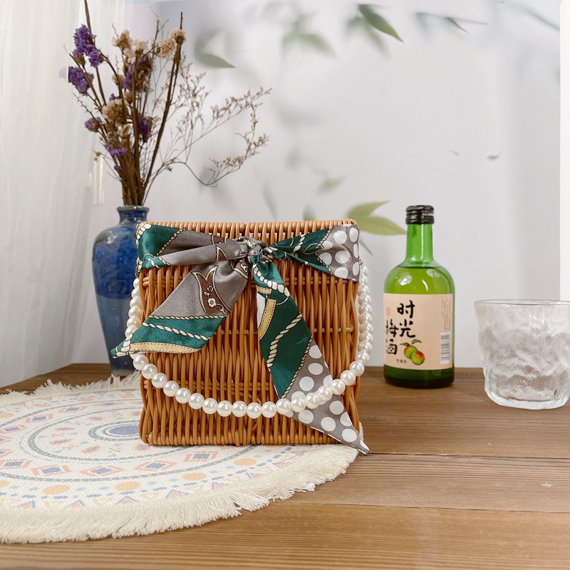 Hand-held flower basket, woven basket, antique decorative gift basket, wedding gift box, rattan gift box, wicker cylinder basket