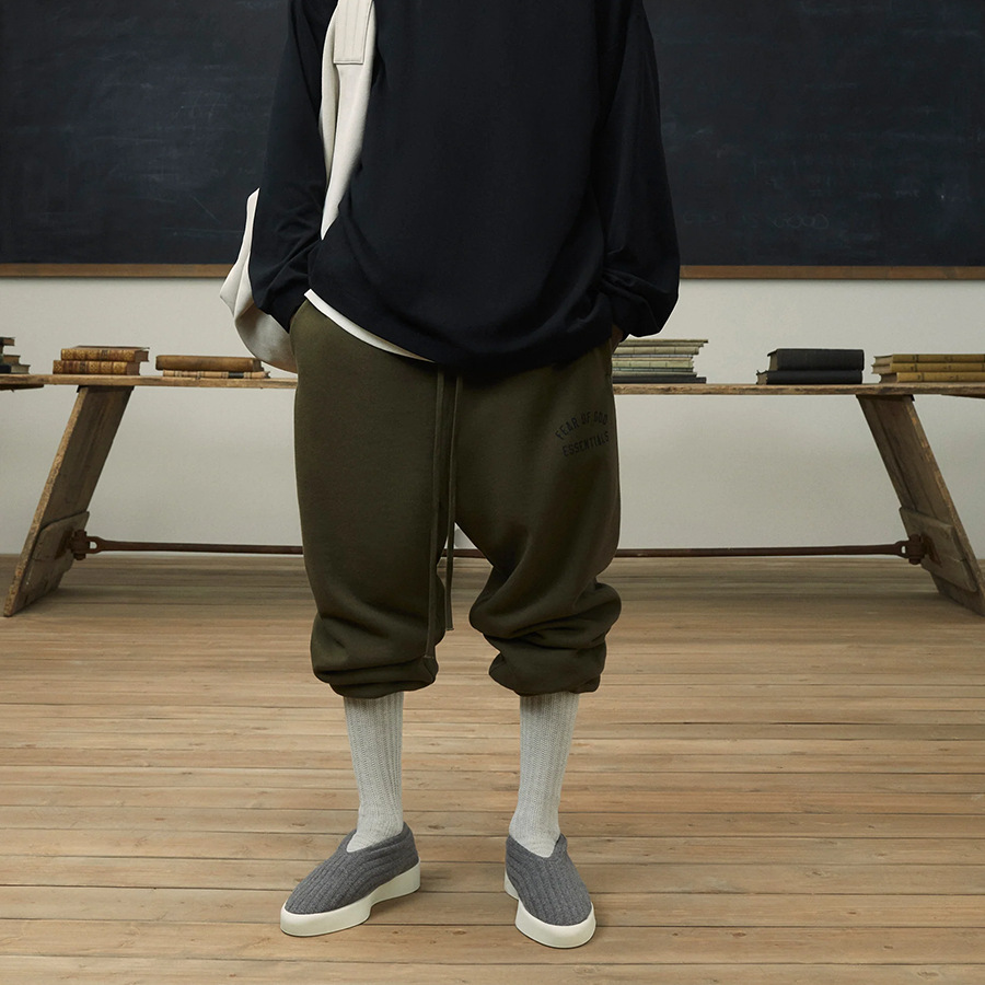 24FW nuevo FOG ESSENTIALS con impresión de letras de vello para hombres cuerdas casuales sueltas de tirado de piernas pantalones de moda