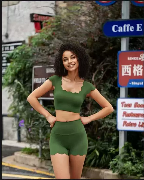 Green (top+pants)