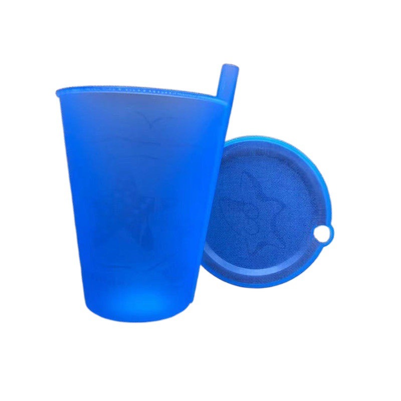 蓋を送る子供用プラスチック一体連体ストローカップ転倒防止幼稚園の赤ちゃんの大人のジュースカップ工場|undefined