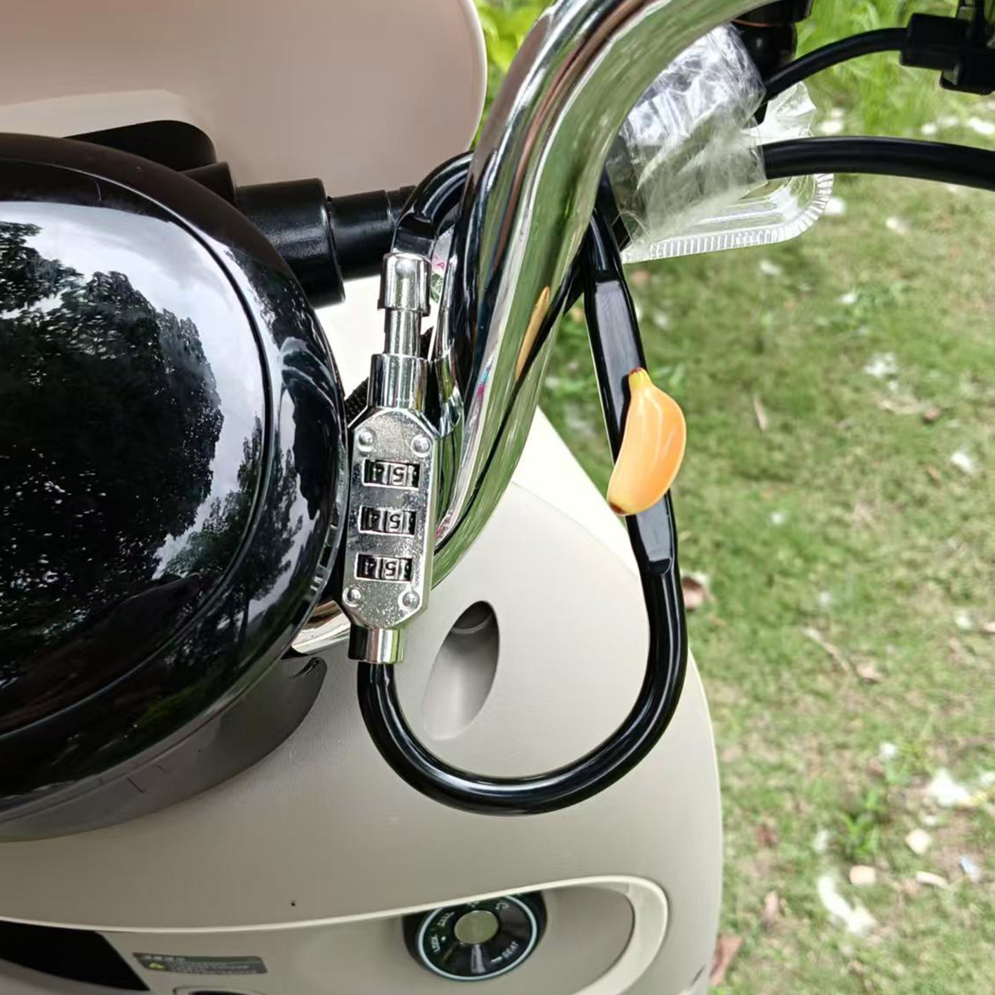 Cute Cartoon Electric Vehicle Helmet Password Lock Motorcycle Scooter Mountain Bike Anti-Theft Lock Basket