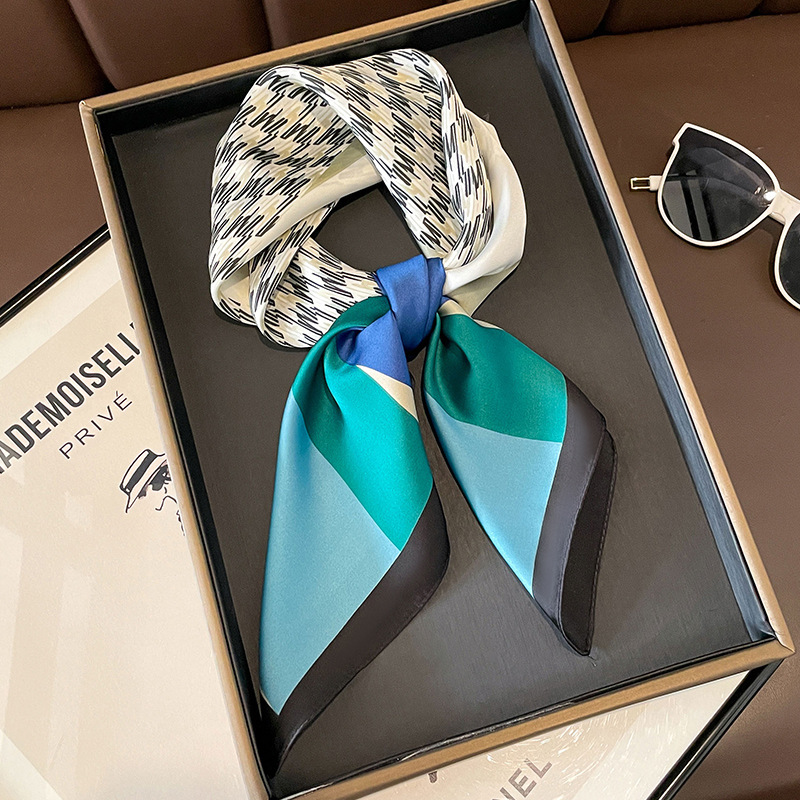 70% seda de imitación, camisa a juego para primavera y verano, pañuelo cuadrado pequeño en blanco y negro, pañuelo para el cuello para mujer, pañuelo fino, lujo accesible