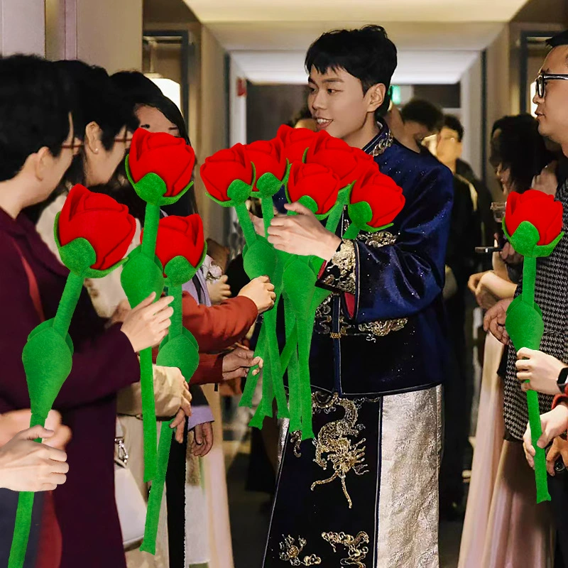 A Bouquet of Flowers for the Wedding, Fabric Valentine's Day Oversized Rose Bouquet, Chinese Valentine's Day Gift, Wedding Celebration Red Finished Product