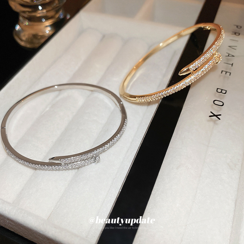 Oro real galvanizado ZIRCON pulsera geométrica Luz de lujo nicho diseño sentido pulsera simple personalidad todos los partidos pulsera al por mayor hembra