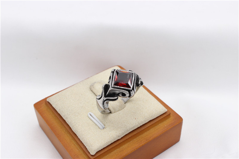 1 Piece Quantity Retro Rhombus Titanium Steel Men's Rings