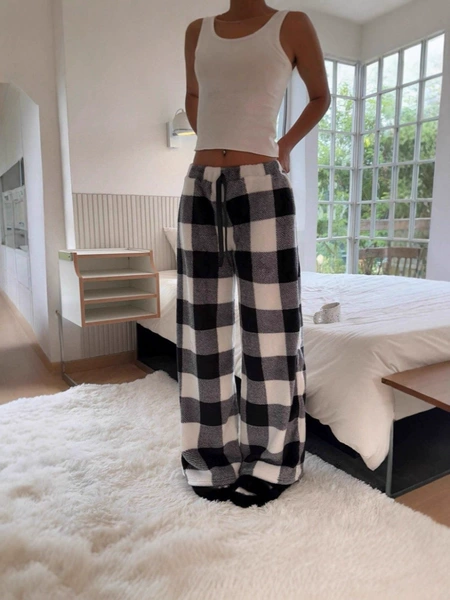 Black and white grid (black ribbon)