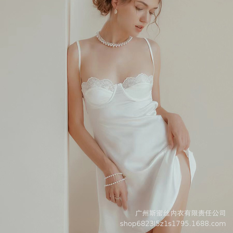 유럽과 미국의 순수한 욕망 뜨거운 소녀 로우 컷 스틸 링 2025 새로운 여름 레이스 슬링 나이트 가운 수집