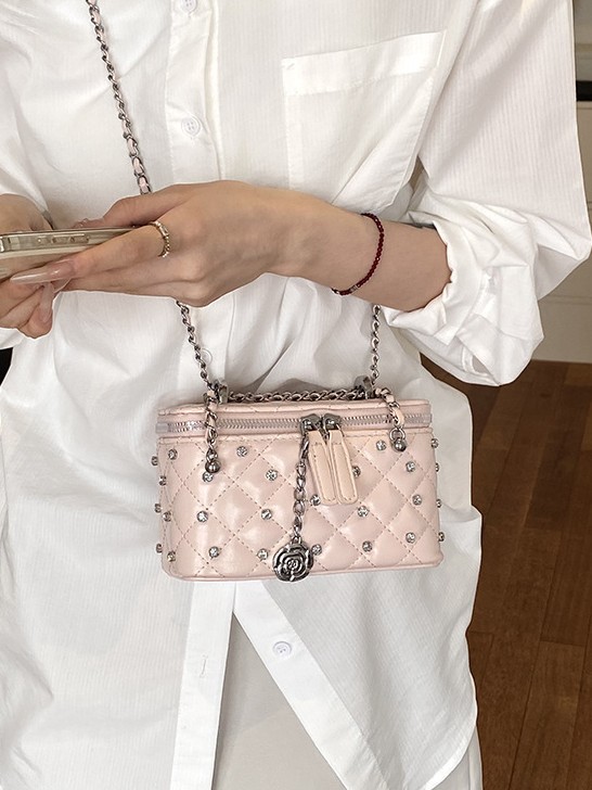 Xiaoxiang estilo de diamantes bolsos de moda de cadena para mujeres 2026 nueva textura de alta calidad de moda con diamantes bolsos de mochila cuadrados