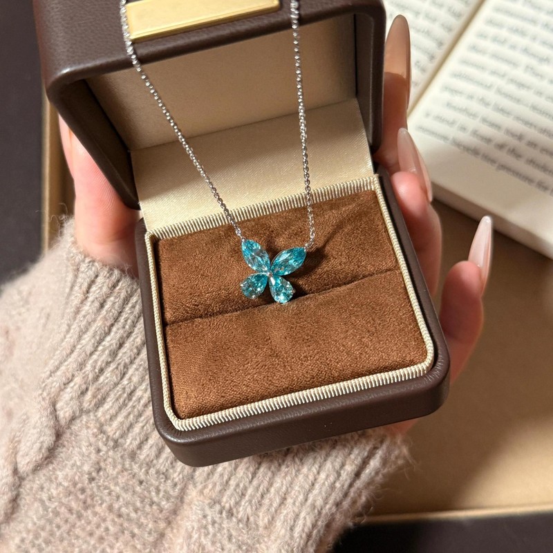 Paraiba Flash Diamond Butterfly Necklace Niche Versatile Zircon Hand-Inlaid Jewelry Light Luxury Temperament High-End Jewelry Paraiba Flash Diamond Butterfly Necklace Niche Versatile Zircon Hand-Inlaid Jewelry Light Luxury Temperament High-End Jewelry