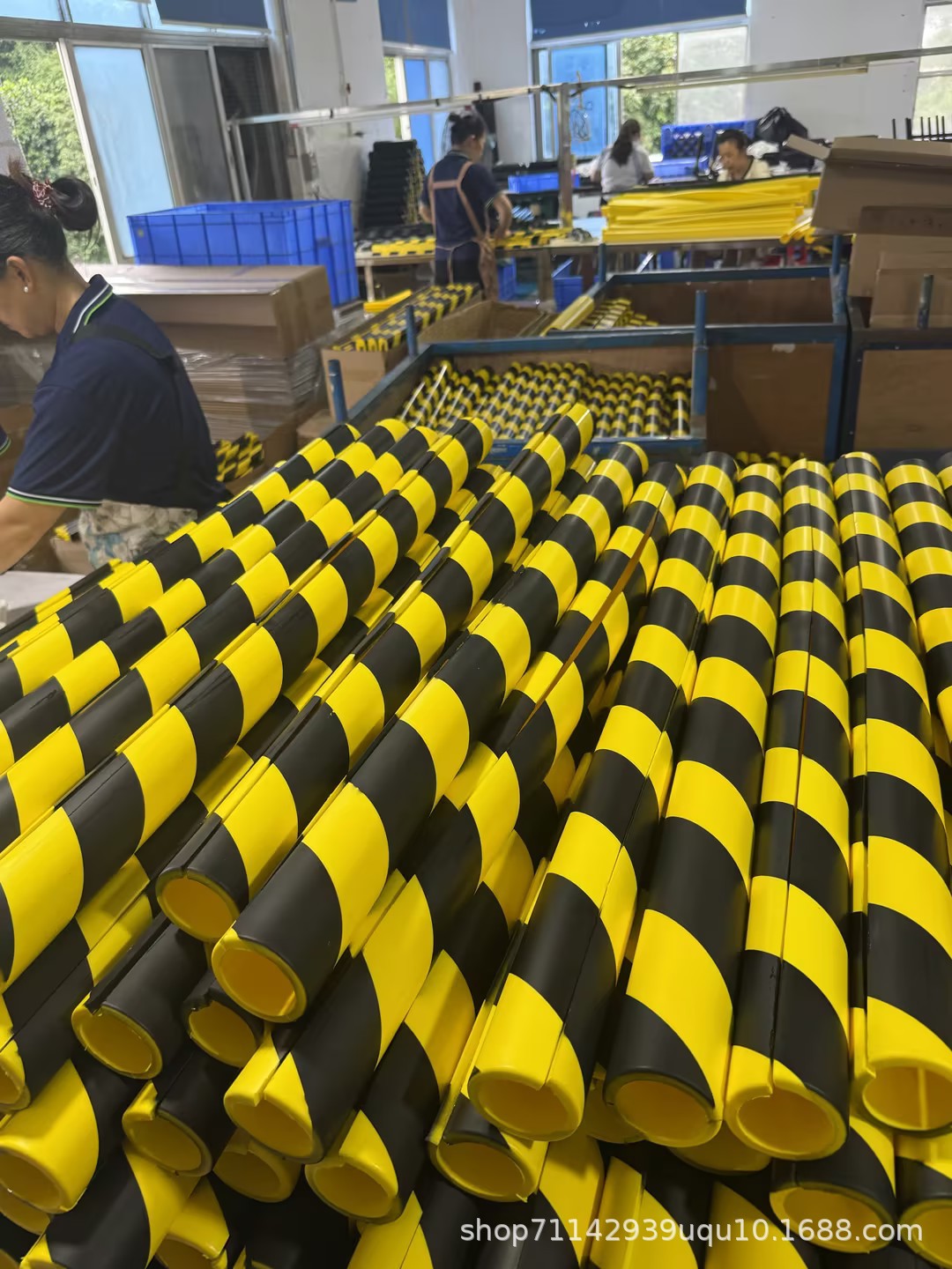 In-Stock Pu Anti-Collision Strips Corner Guards Soft Edge Protection Strips Buffer Anti-Collision Industrial Black and Yellow Warning Self-Adhesive No Drilling Required