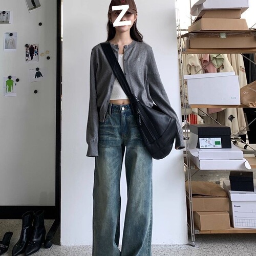Women's Red Knit Sweater Jacket with Embroidery on Shoulders, Thin Version for Spring and Autumn, Suitable for Layering