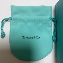 TIFFANY&CO��ܽ���{ɫ���J����ָ�錚��q��A�q�����b�YƷ��