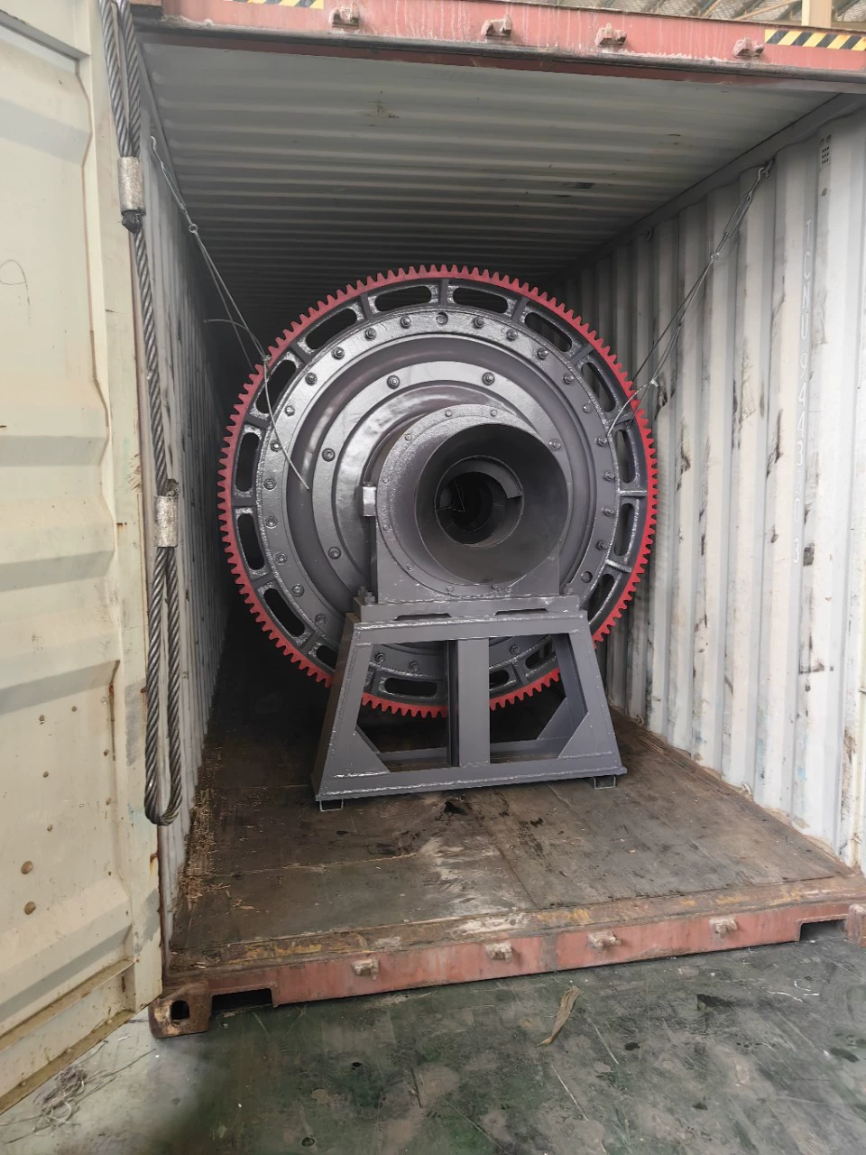 Шаровая мельница для золотой руды ∅900*3000, экспортируется в Судан, Гану, Зимбабве, машина для измельчения песчаного золота, пользующаяся большим спросом на экспорт