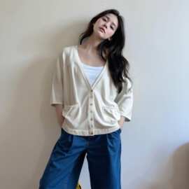 款号730176原单新款女装短外套慵懒又减龄口袋设计大V领百搭开衫