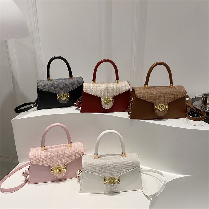 Niche Design Bags for Women 2025 Winter New Fashion Style French Small Square Bag Texture Single Shoulder Crossbody Bag