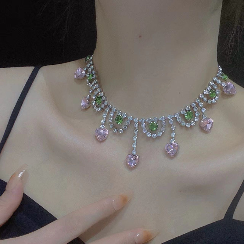 Retro Geometric Heart Shape Copper Inlay Zircon Necklace