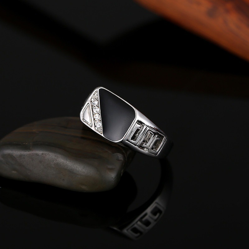 1 Piece Quantity Daily Occasion Alloy Material Geometric Pattern Classic Style Geometric Alloy Plating Inlay Artificial Gemstones Couple Rings