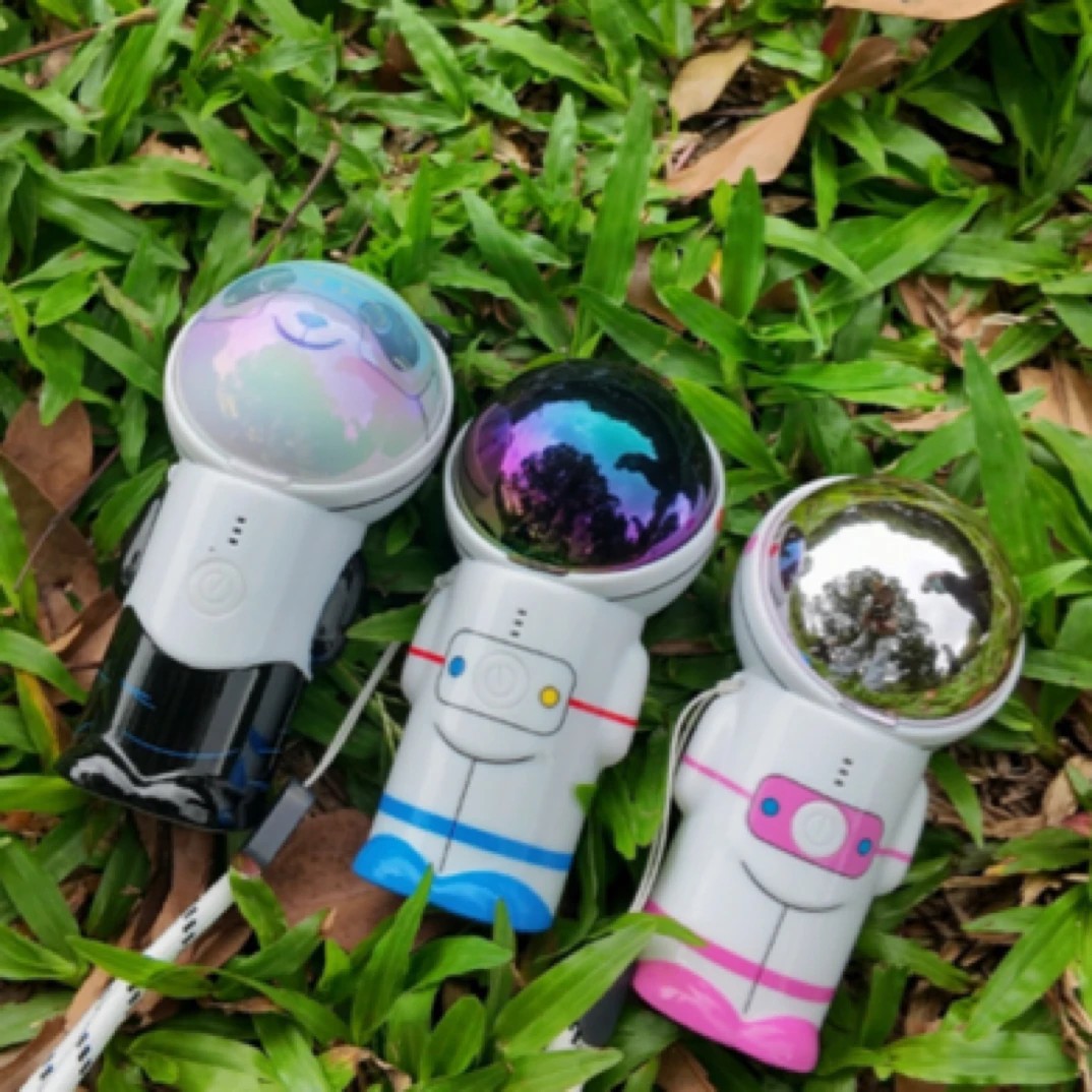 太空人熊猫手持小风扇两档挂脖儿童玩具宇航员送礼佳品常规款