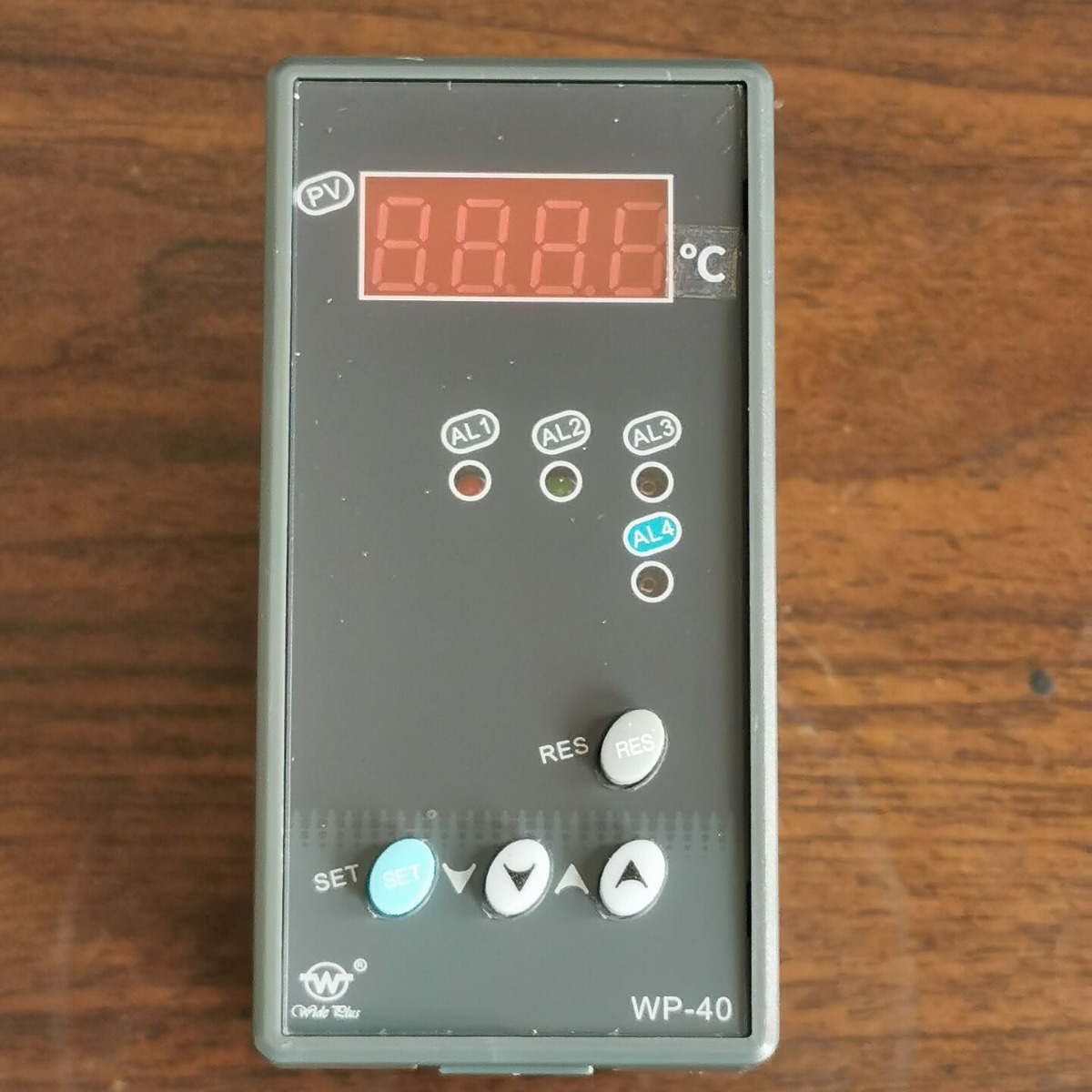 上润仪表WP-S403-01-09-HL竖式数显变送控制仪WP-40 Pt100输入