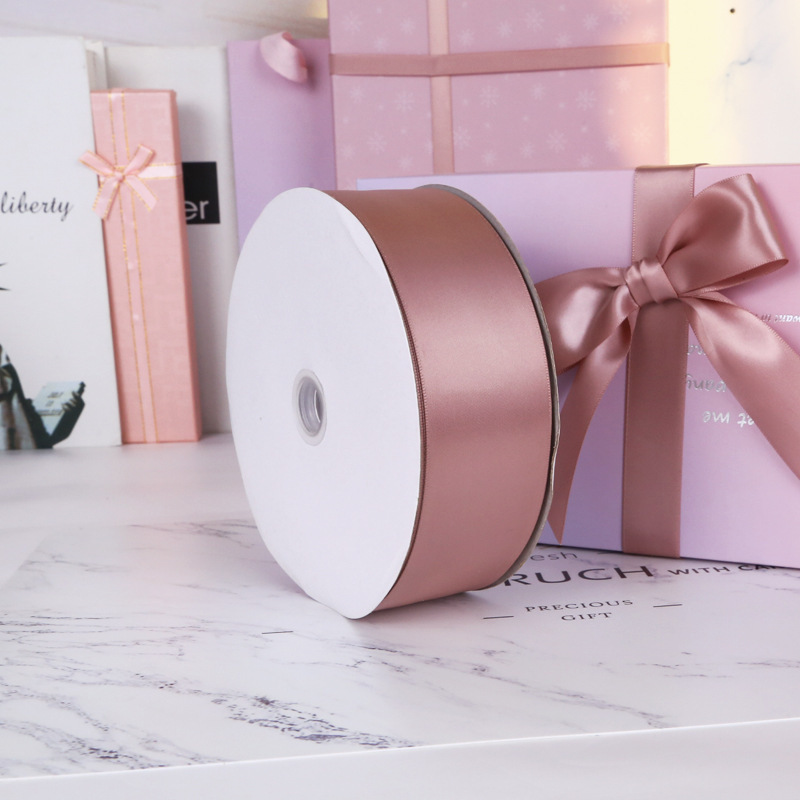 Un solo lado de poliéster cifrado cinta de boda festiva embalaje cinta accesorios de ropa 161 lotus polvo cinta de color fábrica al por mayor