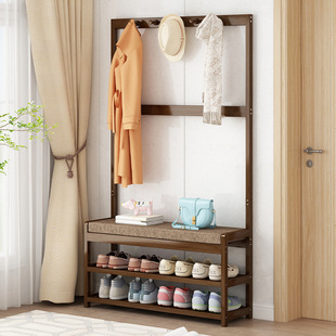 Together with the house, the shoe stool, the shoe cabinet, hang the hanger at the door of the door, the door can enter the door, you can take a long stool to change the shoe stool