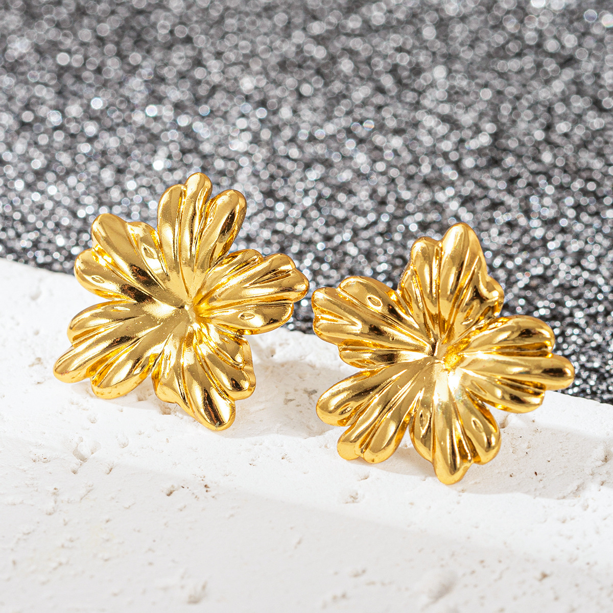 5g Weight 304 Stainless Steel Ear Needle Material 18K Gold Plated Plating Material Ear Studs Classification 1 Pair Quantity Daily Occasion Titanium Steel Material U Shape, Four Leaf Clover, Heart Shape Pattern All Seasons Season Women's Gender Elegant Style 1 Pair Elegant U Shape Four Leaf Clover Heart Shape Titanium Steel 18K Gold Plated Ear Studs 30