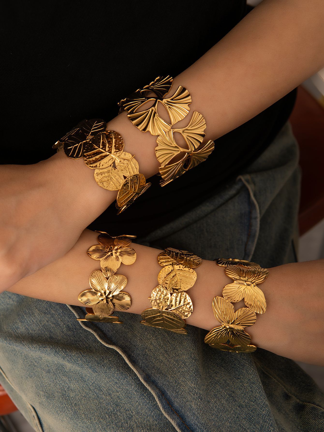 29g Weight 18K Gold Plated Plating Material Bangle Classification Titanium Steel Chain Material 1 Piece Quantity Casual, Party, Street Occasion Titanium Steel Material Flower, Butterfly Pattern All Seasons Season Women's Gender Plating Design IG Style Style Gold Color IG Style Flower Butterfly Titanium Steel 18K Gold Plated Bangle In Bulk 2