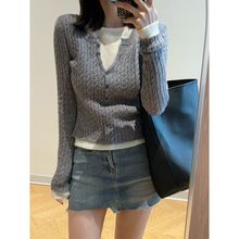 浅秋一下~假两件针织衫女秋季2025新款小V领设计修身显瘦长袖上衣